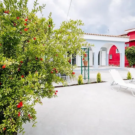 Rahes With Private Pool Villa Áyios Kírikos