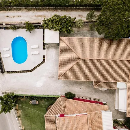 Villa Rahes With Private Pool *
